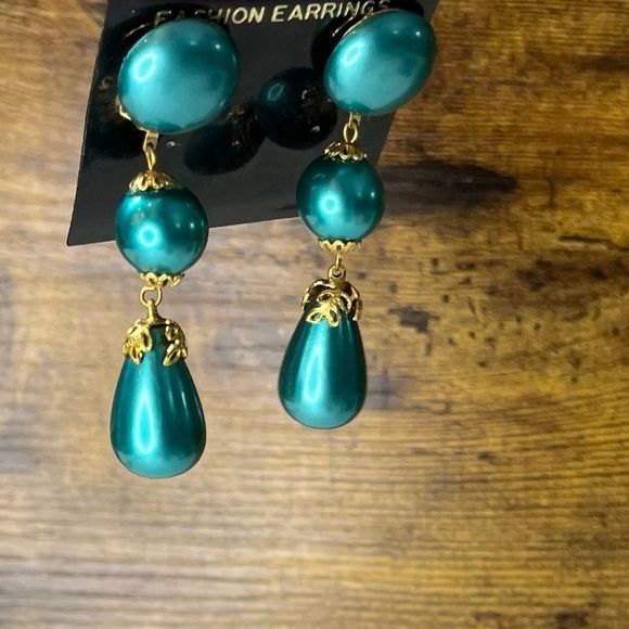 Jewelry - Vintage Teal Clip-on Earrings
